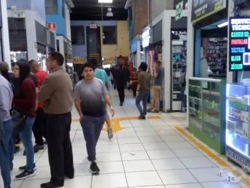 STAND EN C.C. LAS MALVINAS, PASAJE DE ALTA CONCURRENCIA
