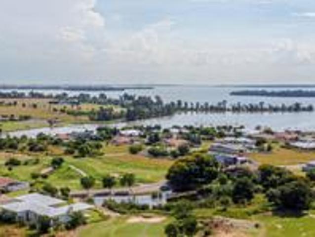 stand on the market – harbour town.