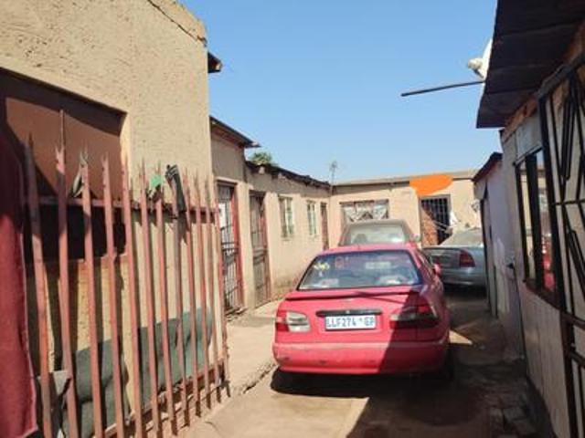stand on the market in tswelopele wi.