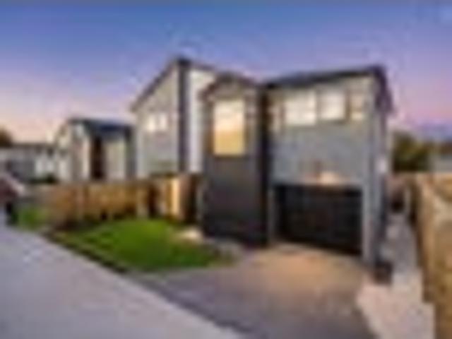 Standalone Living The Home Youve Been Waiting For!