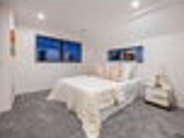 Standalone & Spacious 5 Bed Family Living