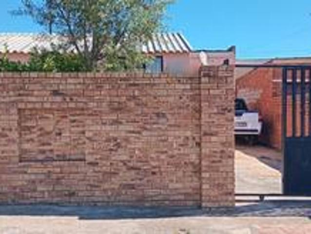 standard 3 room house with 1 outside.