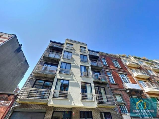 Standing unfurnished 2bedr apartment terrace/pkg EUdistrict