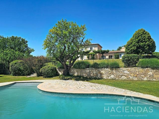 Standing et confort au cœur du Pays d'Aix en Provence 360m² Aix en Provence