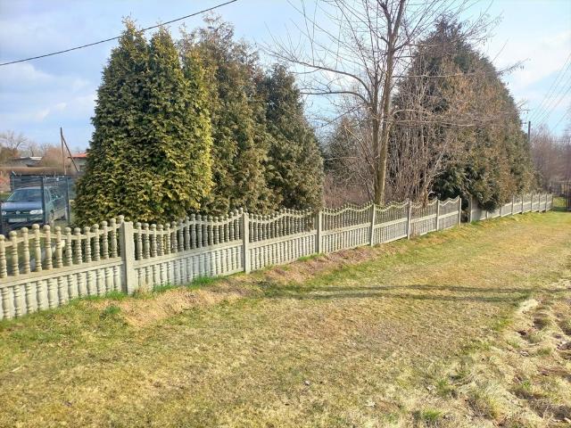 Działka 520 m² w pierwszej linii zabudowy, media, zielona okolica