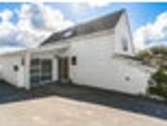 Stanmore Bay, 3 bedrooms, $700 pw