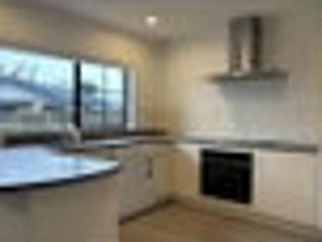 Stanmore Bay, 3 bedrooms, $700 pw