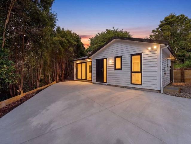 Stanmore Bay, 3 bedrooms