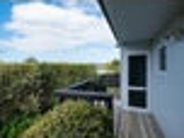Stanmore Bay, 2 bedrooms, $450 pw