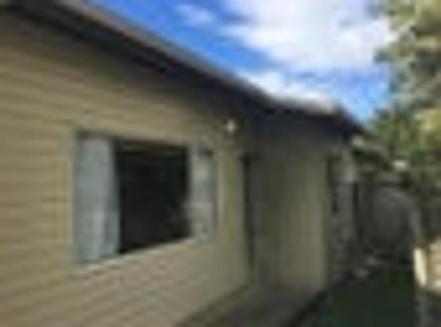 Stanmore Bay, 2 bedrooms, $580 pw