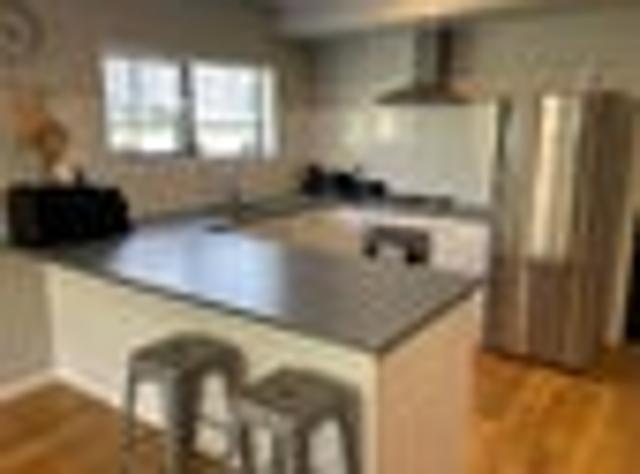 Stanmore Bay, 2 bedrooms, $650 pw