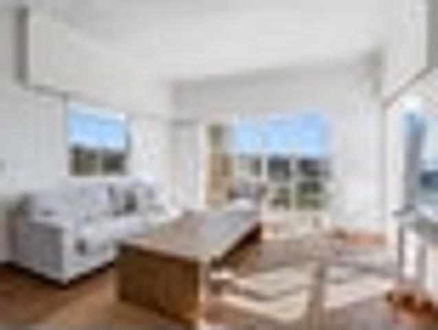 Stanmore Bay, 2 bedrooms, $750 pw
