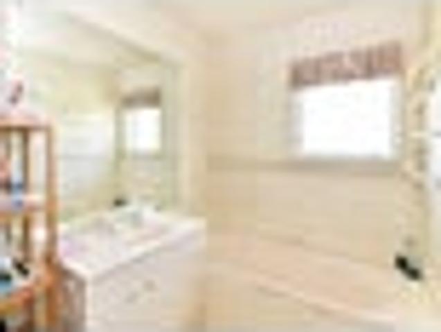 Stanmore Bay, 4 bedrooms, $750 pw