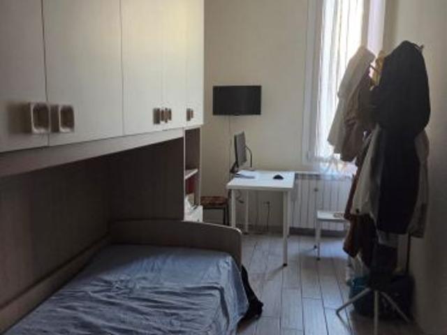 Stanza con bagno privato e A/C ad Affori