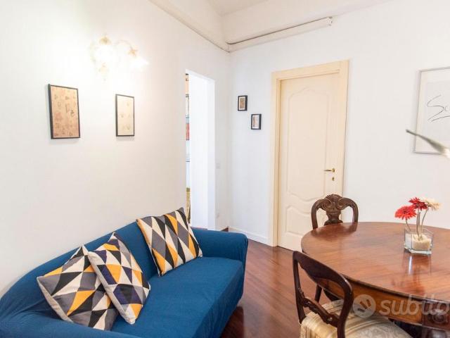 Stanza con bagno privato e balcone vicino Metro B