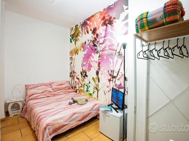 Stanza con bagno privato e ingresso indipendente