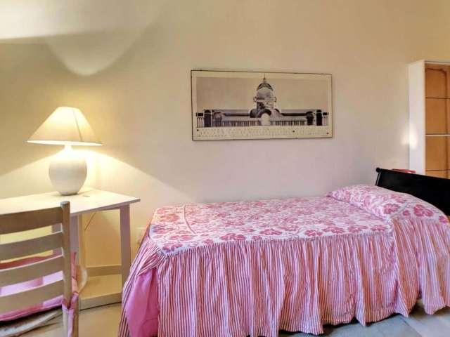 Stanza con bagno privato Via Frà Domenico Buonvicini 10, Firenze