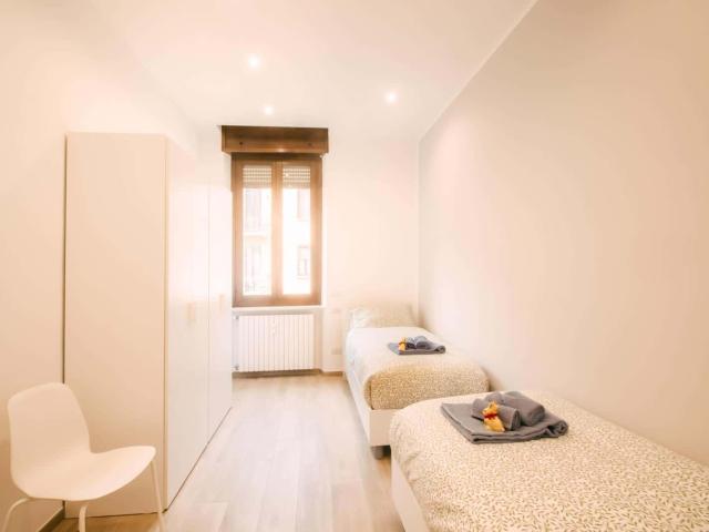 Stanza con due posti letto in appartamento condiviso in Via Ennio a Milano