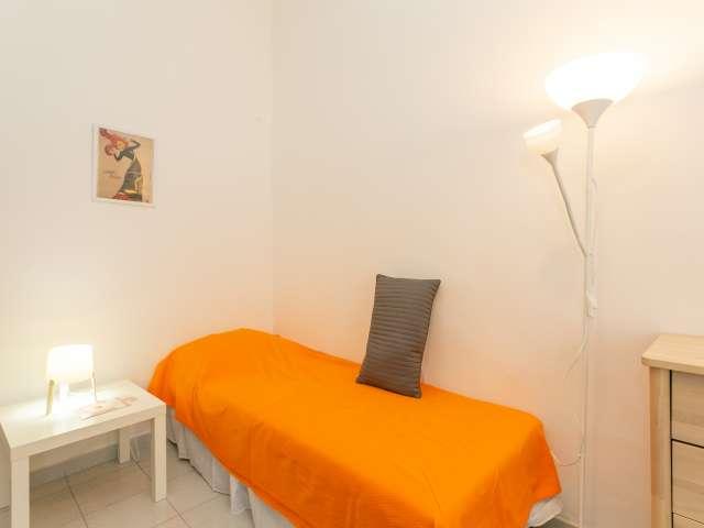 Stanza accogliente in affitto a Loreto, Milano