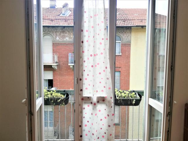 STANZA AFFITASI VIA ORMEA MOLINETTE PER STUDENTI E TRASFERTISTI