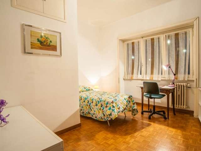 Stanza arredata in affitto appartamento con 2 camere da letto a Aurelio, Roma