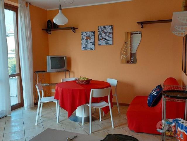 Stanza arredata via toscana concesio