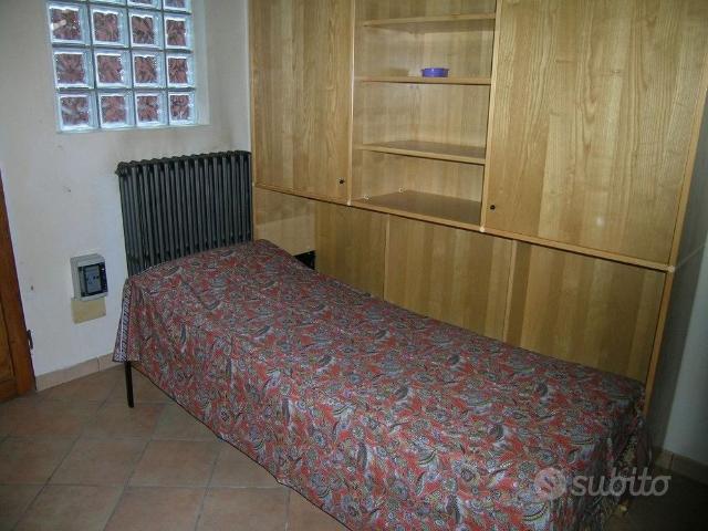 Stanza arredata zona Saragozza