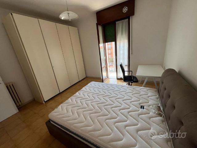 Stanza borgo Roma Verona