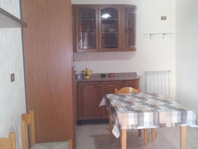 Stanza grande con terrazzo