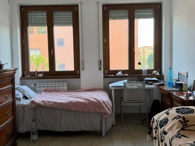 Stanza Doppia con bagno privato Via Medeghino