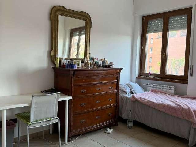 Stanza Doppia con bagno privato Via Medeghino