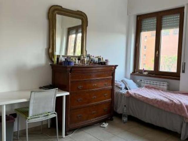 Stanza Doppia con bagno privato Via Medeghino