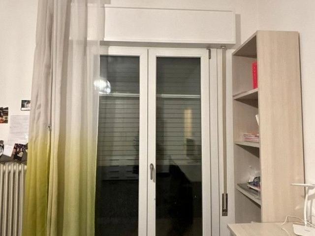 Stanza doppia per studentesse mestre centro