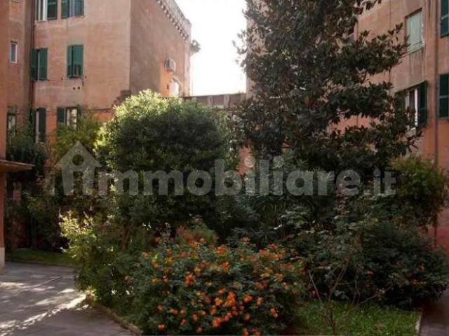 Stanza doppia piazzale degli Eroi 8, Roma