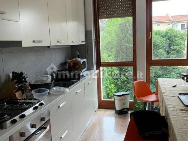 Stanza doppia piazzale del Mutilato 9, Vicenza