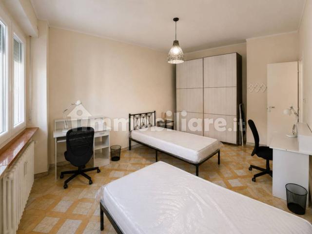 Stanza doppia via Taggia 30, Torino