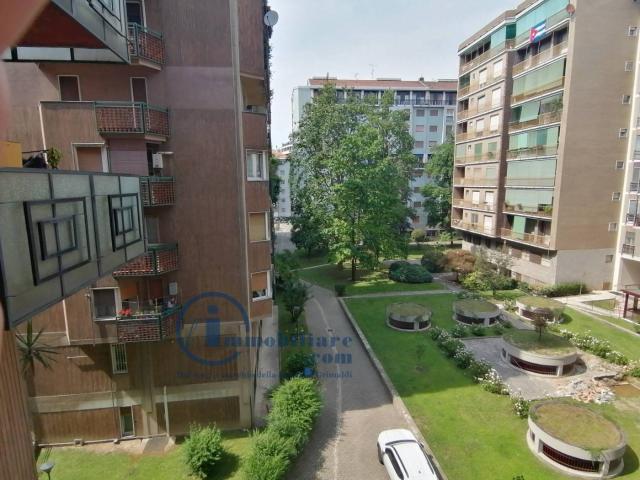 Stanza doppia via Tortona 72, Milano