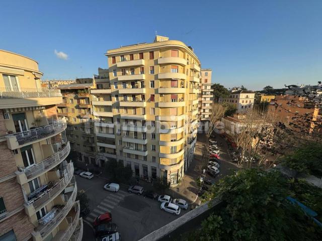 Stanza doppia via Tripoli, Roma