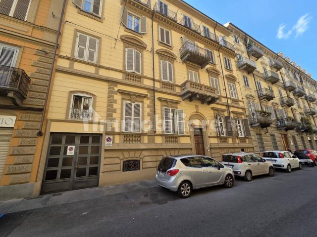 Stanza doppia via Vincenzo Gioberti 52, Torino