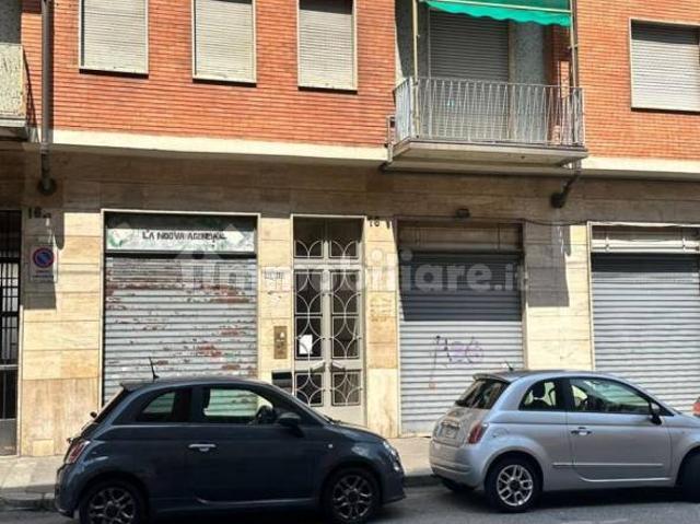 Stanza doppia via Bene Vagienna 16, Torino