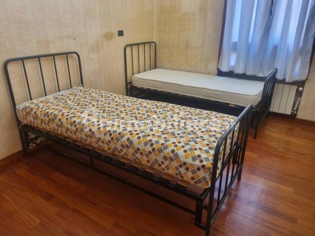 Stanza singola via Castiglione 49, Bologna