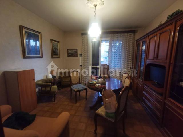 Stanza doppia via Cividale del Friuli 4, Parma
