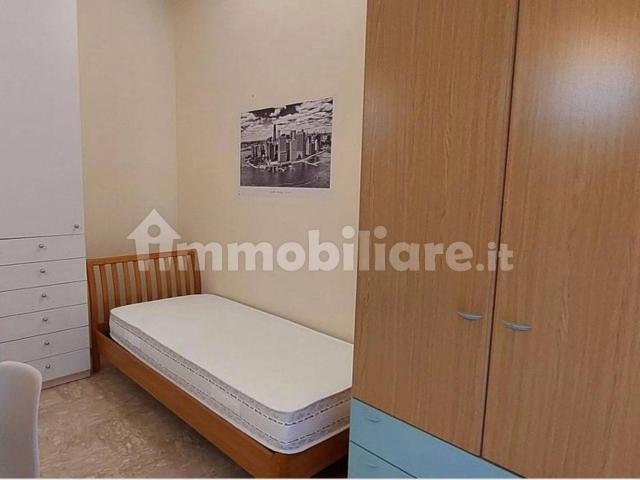 Stanza doppia via della Repubblica 69, Foggia