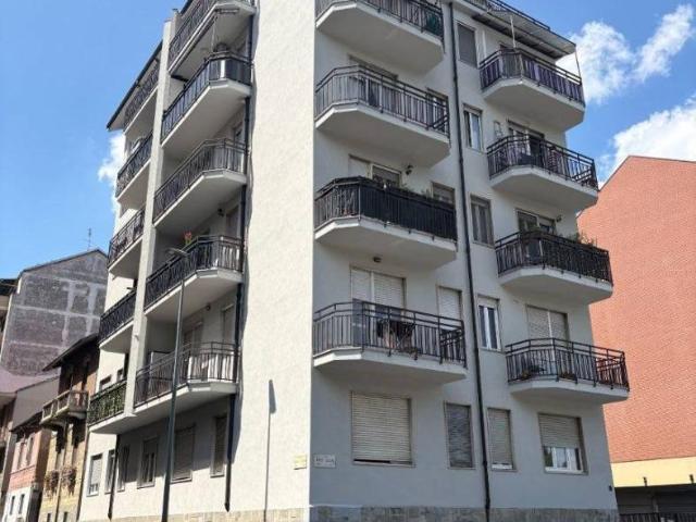 Stanza doppia via Emilio Salgari 11, Torino