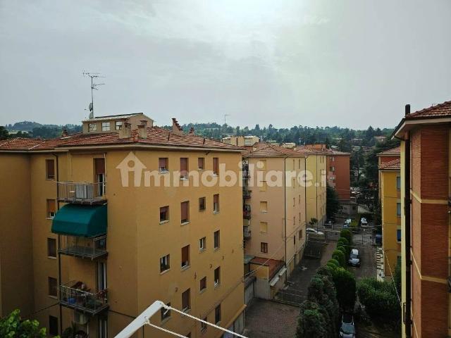 Stanza doppia via Franco Alfano 3, Bologna