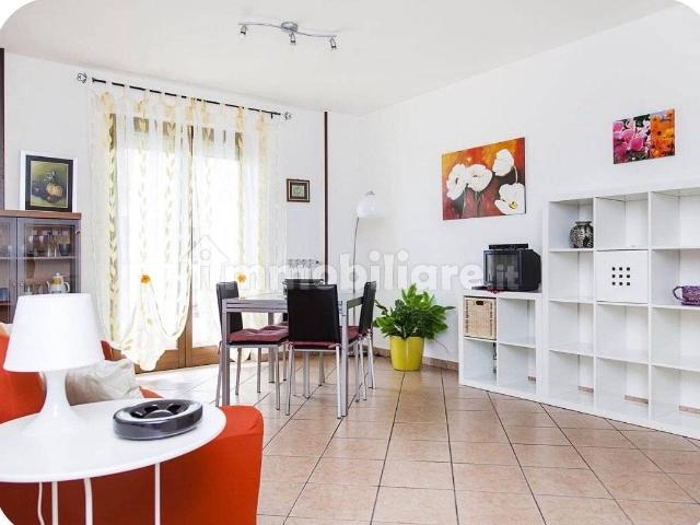 Stanza doppia via Gino Bramieri 7, Lecce