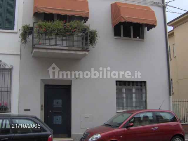 Stanza doppia via Gondar 22, Ferrara