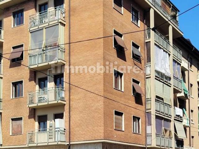 Stanza doppia via Passo Buole 18, Torino