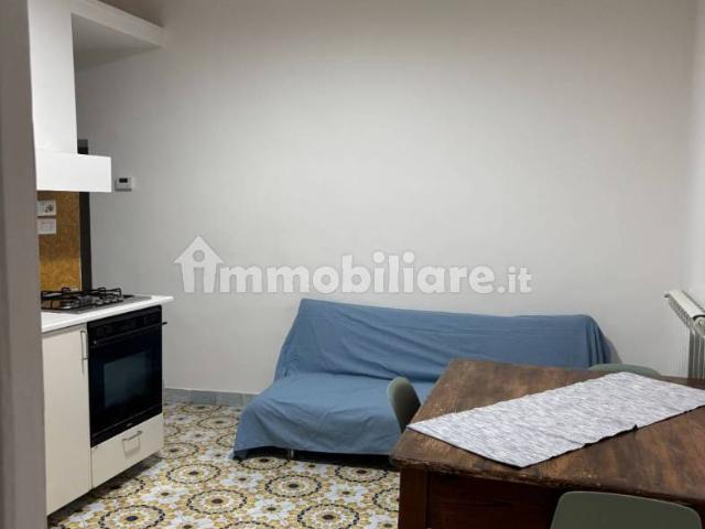 Stanza doppia via San Giovanni in Porta 40, Napoli