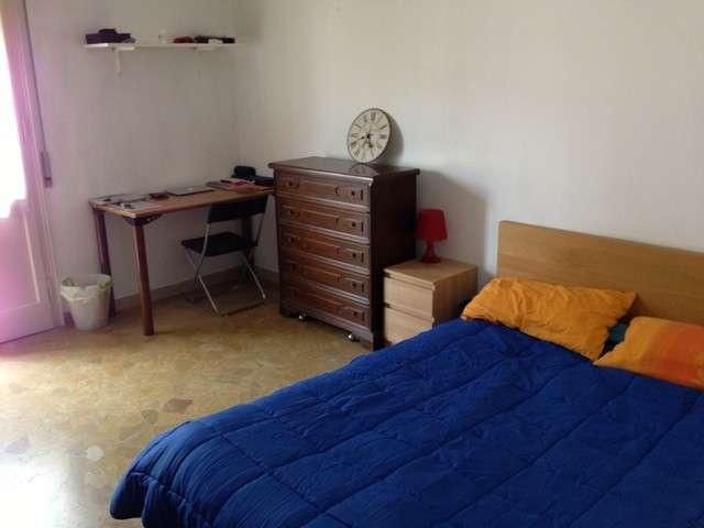 Stanza in condiviso 5 camere da letto a Costa Saragozza, Bologna